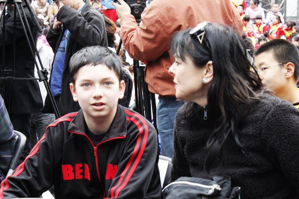 David Barth (left) and his mother Inge Barth-Wagemaker.jpg