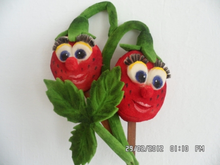ягодки из поролона.JPG